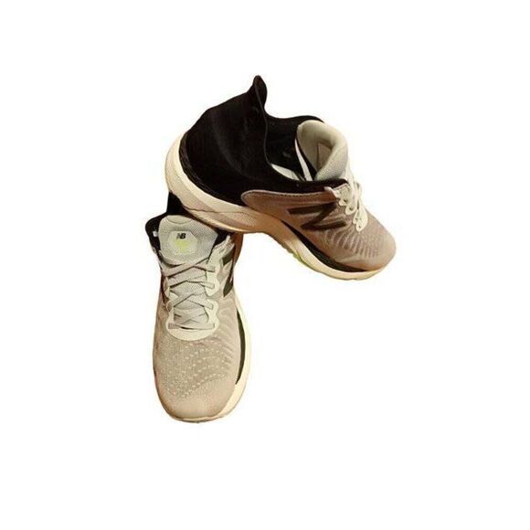 New balance fresh foam shoes are in used condition have a lot of life left in th - Picture 6 of 8